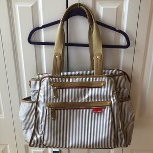 Skip-hop Grand Central Signature XL Diaper Bag